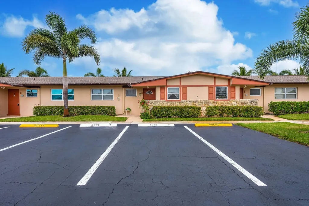 2995 Crosley Drive W West Palm Beach FL 33415