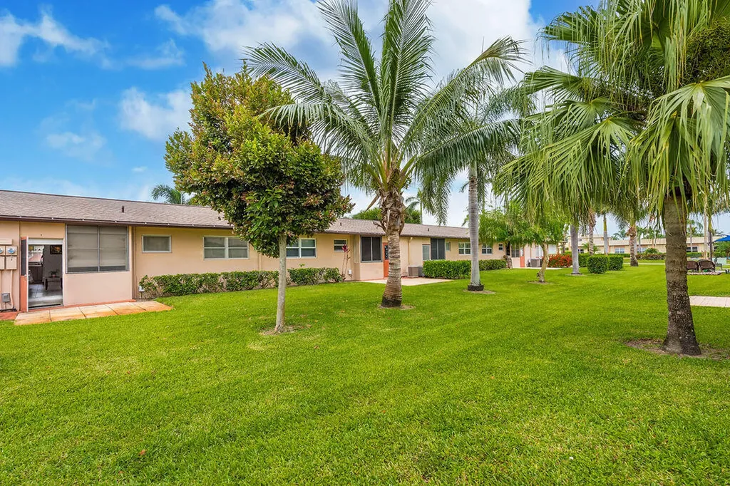 2995 Crosley Drive W West Palm Beach FL 33415