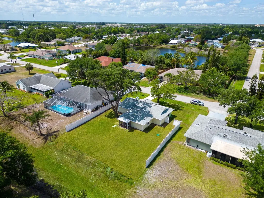 2441 SE Avalon Road Port St Lucie FL 34952