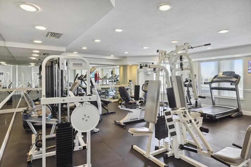 2880 NE 14th St. Causeway Pompano Beach FL 33062