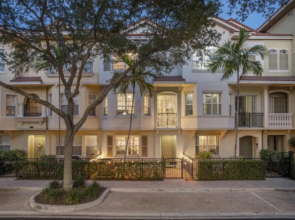2305 Amalfi Way Palm Beach Gardens FL 33410