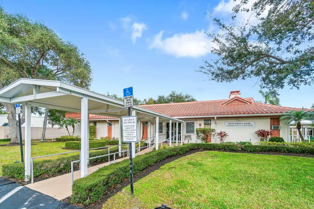 8350 E Club Road Boca Raton FL 33433