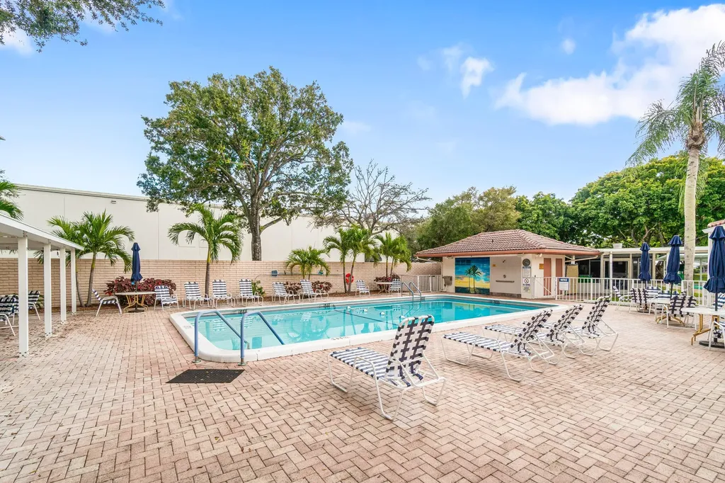 8350 E Club Road Boca Raton FL 33433