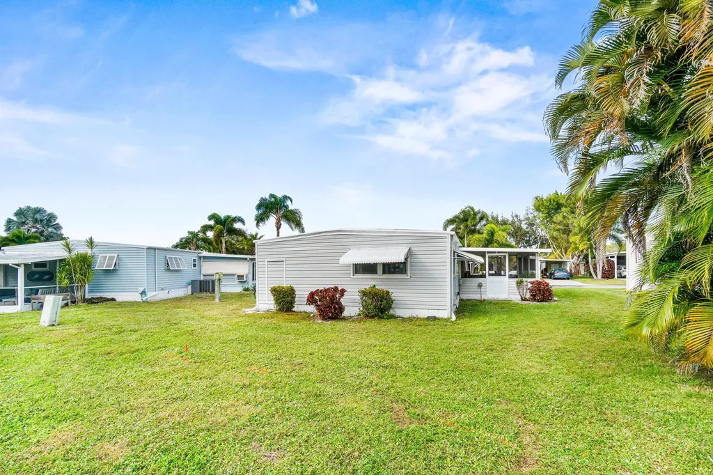 8350 E Club Road Boca Raton FL 33433