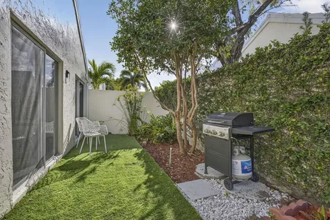 18 Selby Lane Palm Beach Gardens FL 33418