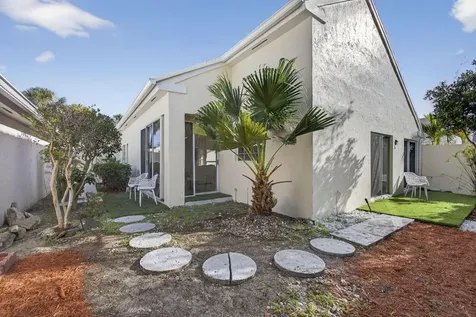 18 Selby Lane Palm Beach Gardens FL 33418