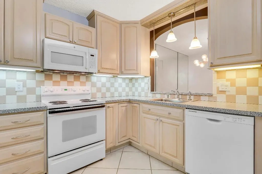 6370 Chasewood Drive Jupiter FL 33458
