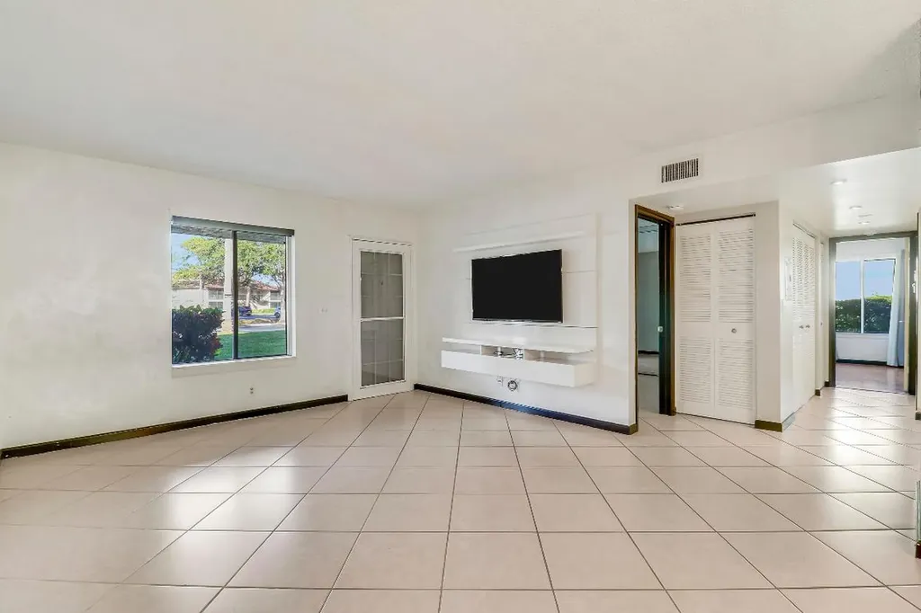 6370 Chasewood Drive Jupiter FL 33458