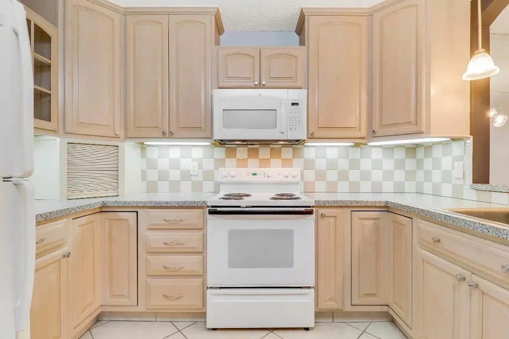 6370 Chasewood Drive Jupiter FL 33458