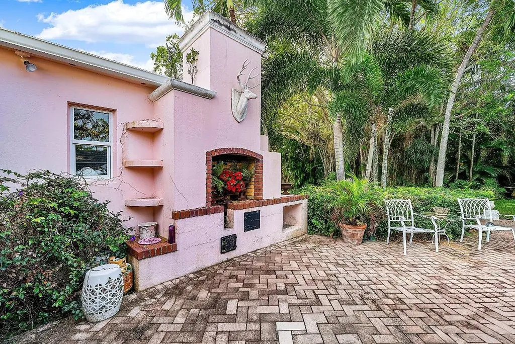 1202 N Swinton Avenue Delray Beach FL 33444