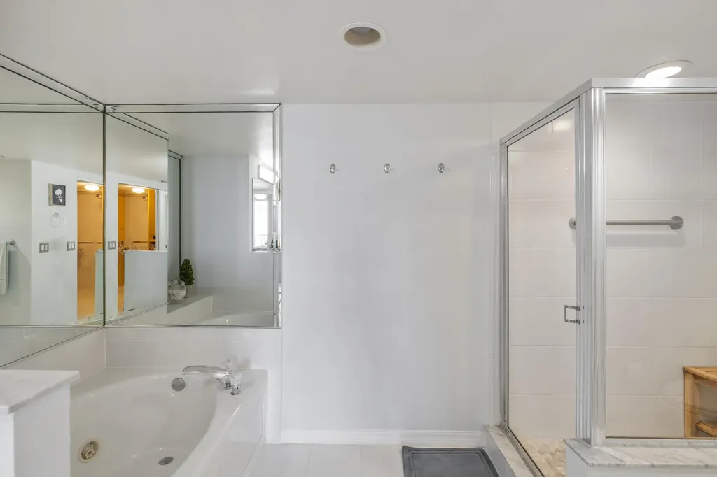 2880 NE 14th Street Causeway Pompano Beach FL 33062