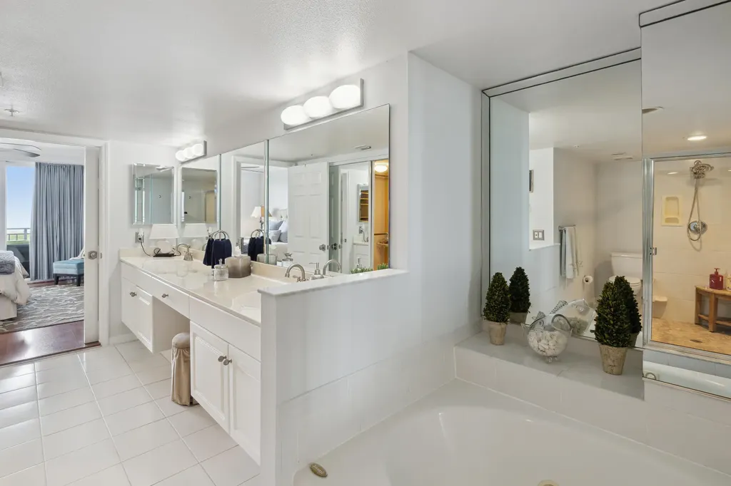 2880 NE 14th Street Causeway Pompano Beach FL 33062