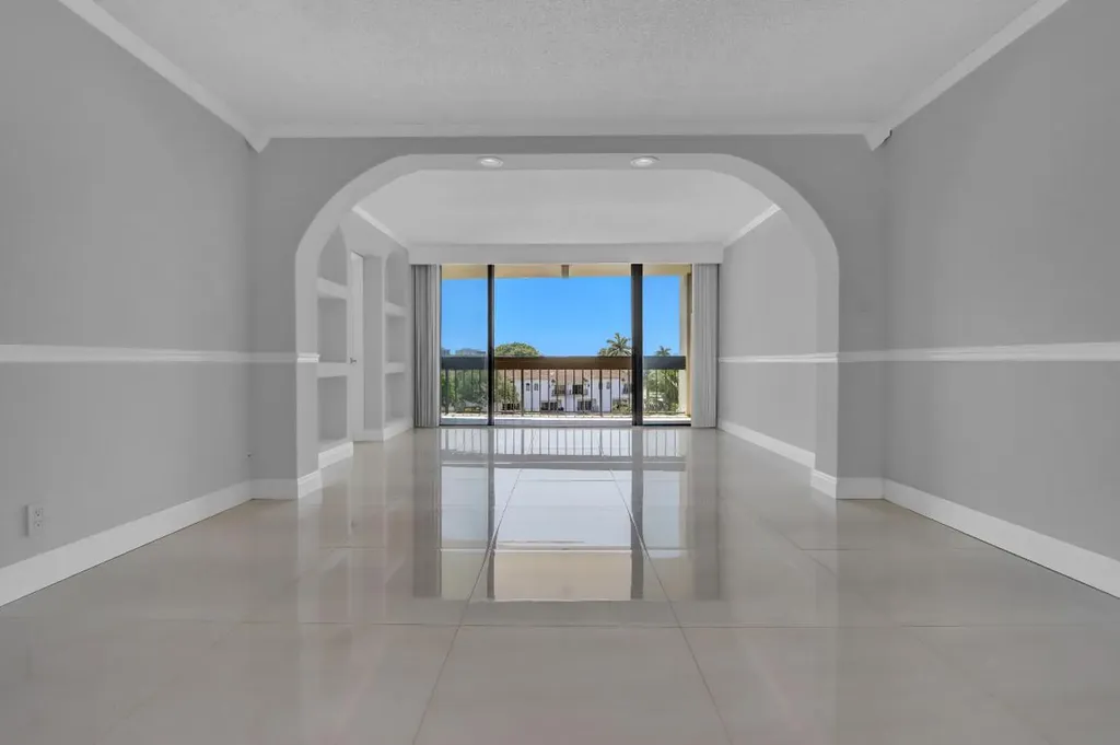 2000 Presidential Way West Palm Beach FL 33401