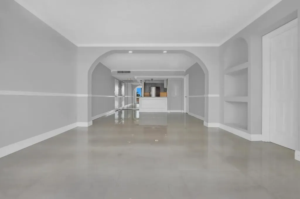 2000 Presidential Way West Palm Beach FL 33401