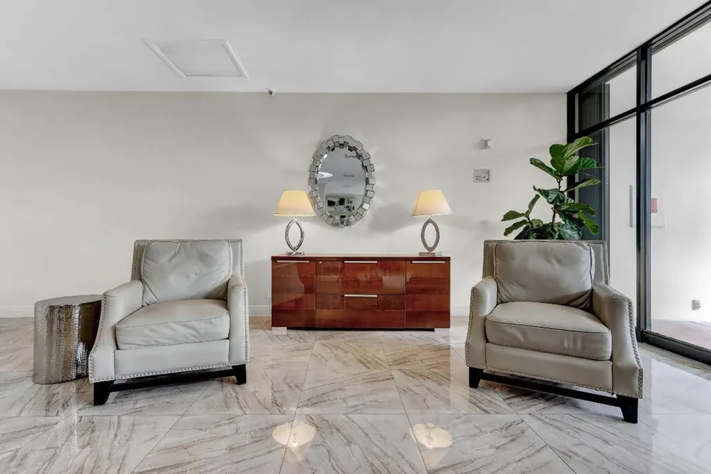 2000 Presidential Way West Palm Beach FL 33401