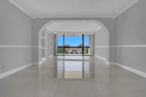 2000 Presidential Way West Palm Beach FL 33401