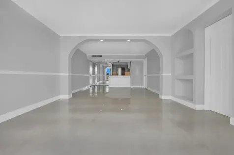2000 Presidential Way West Palm Beach FL 33401