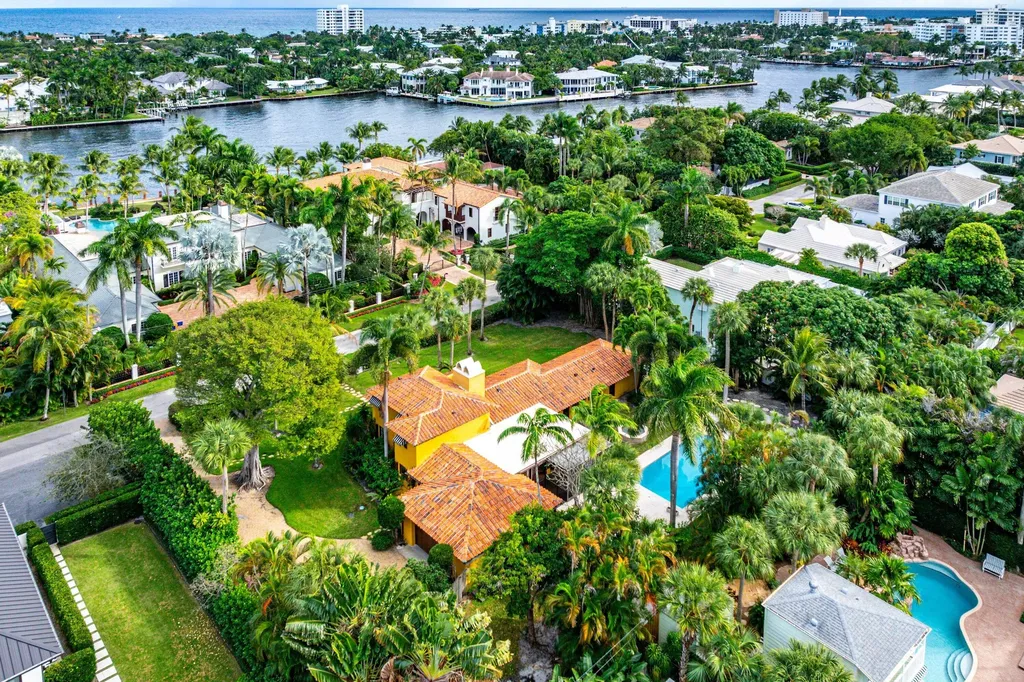334 Palm Trail Delray Beach FL 33483