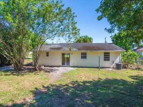 526 NW Kingston Street Port St Lucie FL 34983