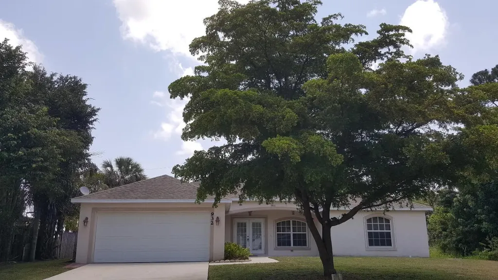 932 SW Commonwealth Road Port St Lucie FL 34953