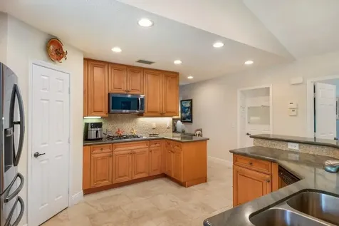 2220 W Pineridge Court Delray Beach FL 33444