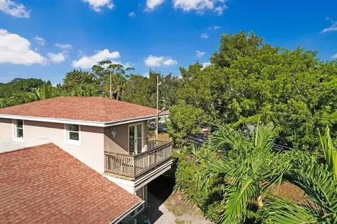 2220 W Pineridge Court Delray Beach FL 33444
