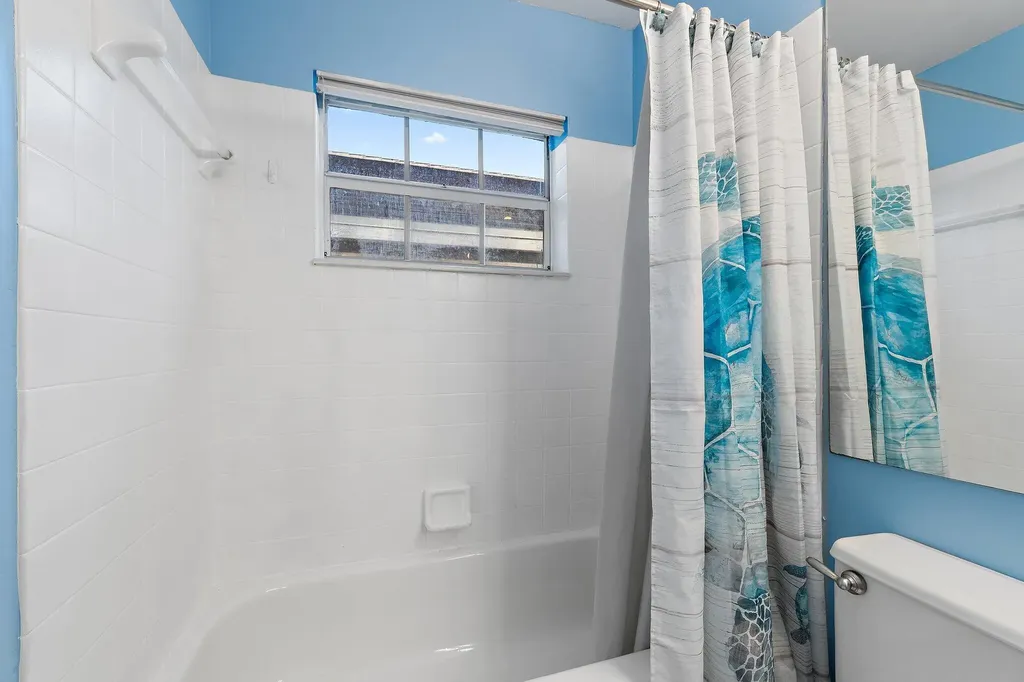 11 Admirals Court Palm Beach Gardens FL 33418