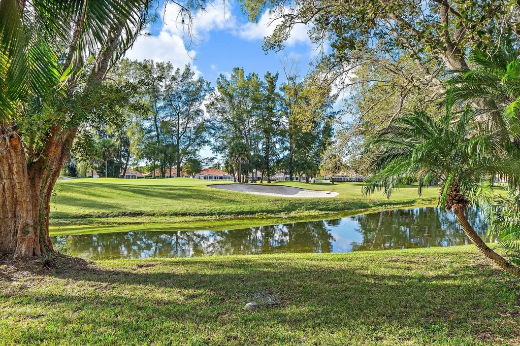 11 Admirals Court Palm Beach Gardens FL 33418