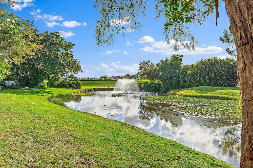11 Admirals Court Palm Beach Gardens FL 33418