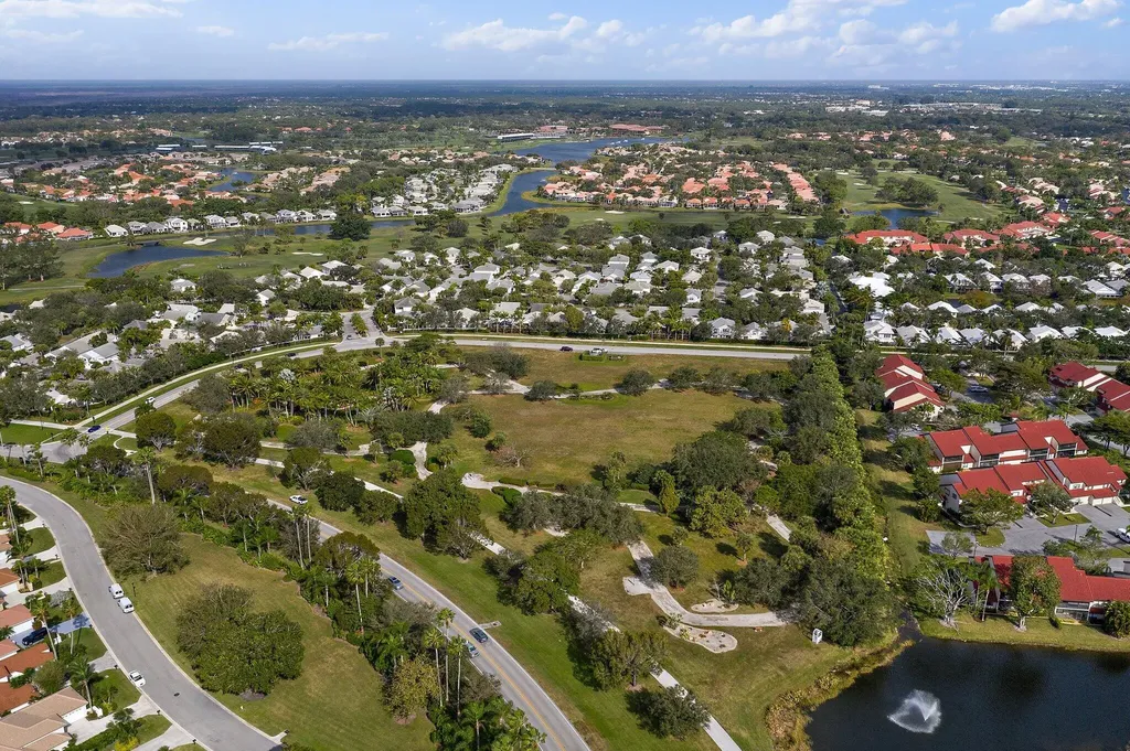 11 Admirals Court Palm Beach Gardens FL 33418