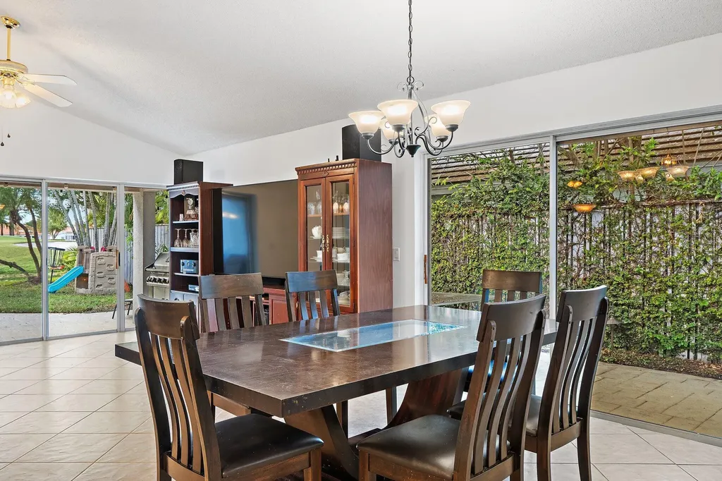 11 Admirals Court Palm Beach Gardens FL 33418