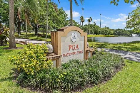 11 Admirals Court Palm Beach Gardens FL 33418