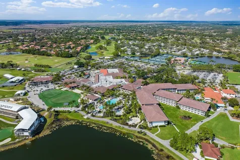 11 Admirals Court Palm Beach Gardens FL 33418