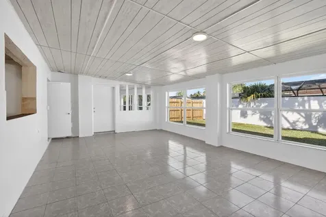 8961 NW 21st Street Pembroke Pines FL 33024