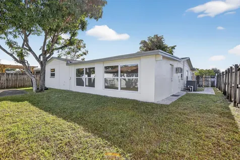 8961 NW 21st Street Pembroke Pines FL 33024