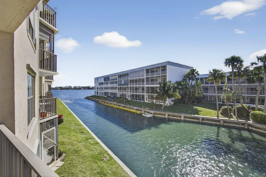 896 N Federal Highway Lantana FL 33462