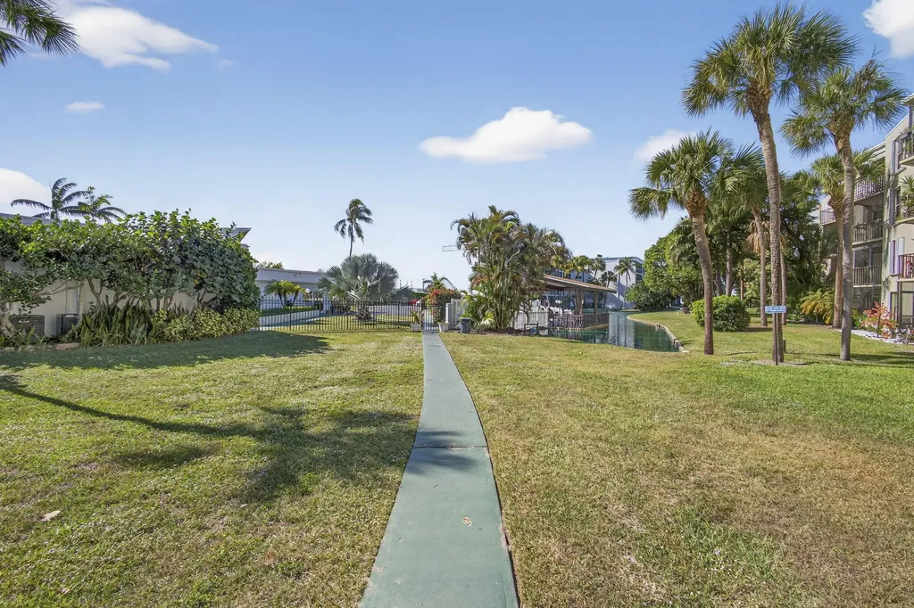 896 N Federal Highway Lantana FL 33462