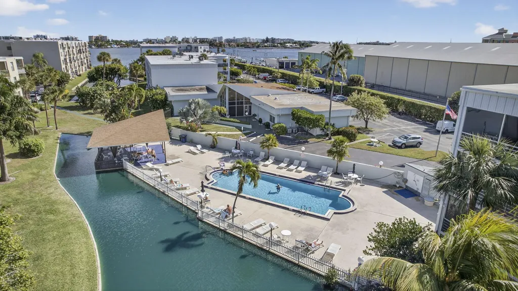 896 N Federal Highway Lantana FL 33462