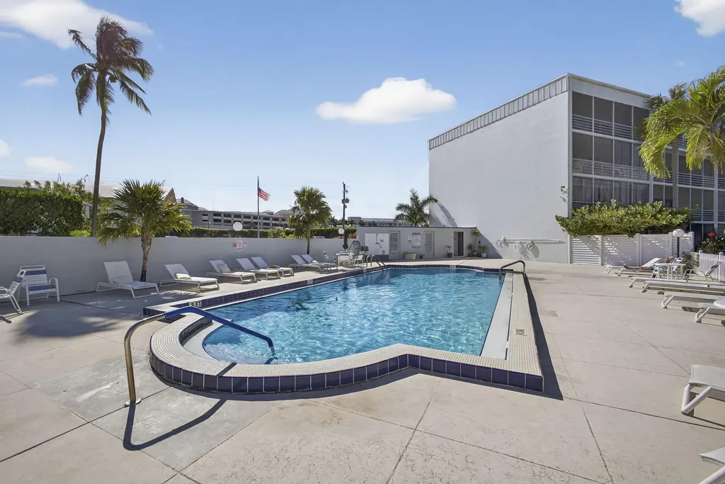 896 N Federal Highway Lantana FL 33462