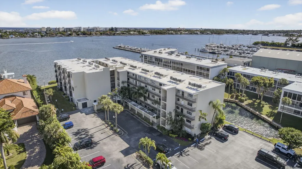 896 N Federal Highway Lantana FL 33462