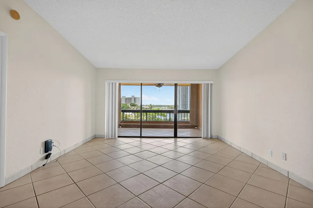 1030 Us Highway 1 North Palm Beach FL 33408