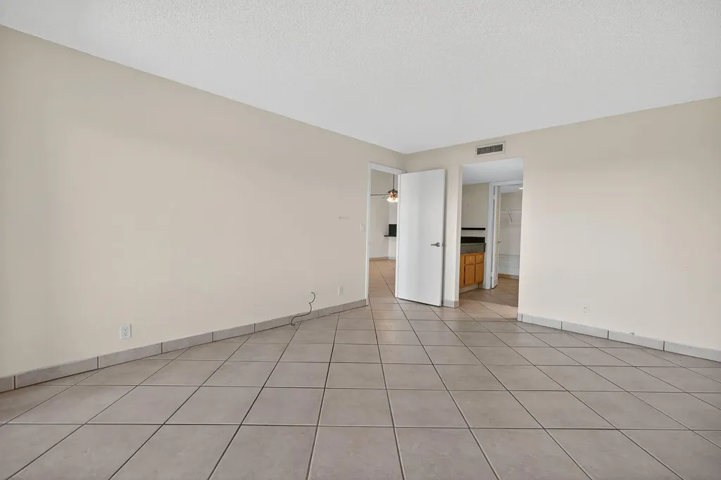 1030 Us Highway 1 North Palm Beach FL 33408