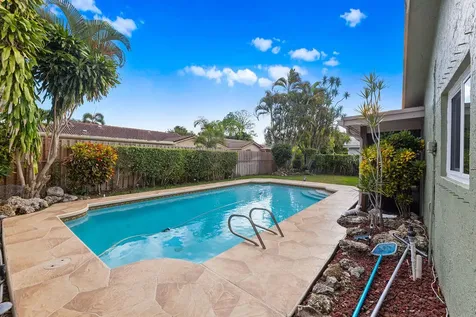2531 NW 98th Way Coral Springs FL 33065