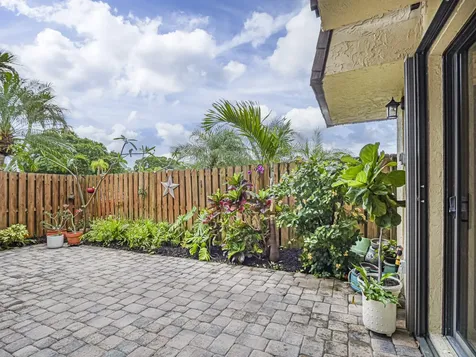 1166 6th Avenue Vero Beach FL 32960