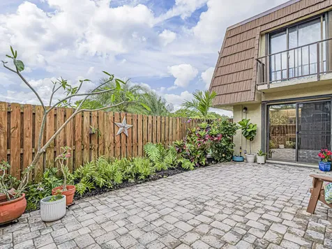 1166 6th Avenue Vero Beach FL 32960