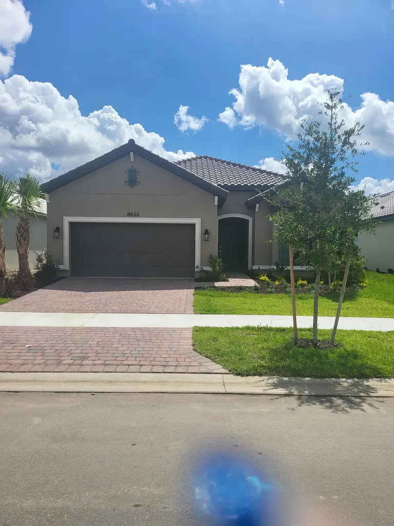 9935 SW Cloister Drive Port St Lucie FL 34987