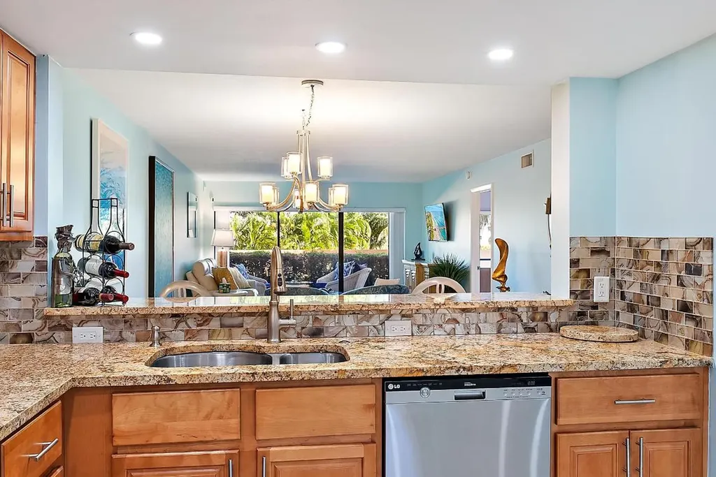 1036 Us Highway 1 North Palm Beach FL 33408