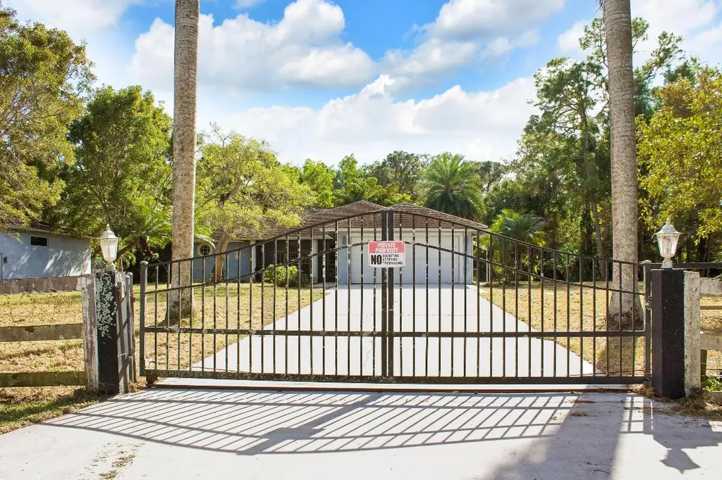 18268 49th Street N Loxahatchee FL 33470