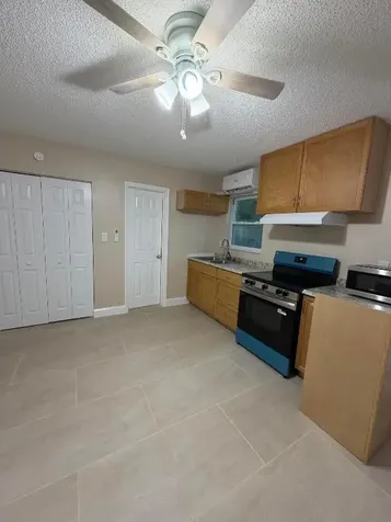 5043 NW 5th Street Delray Beach FL 33445
