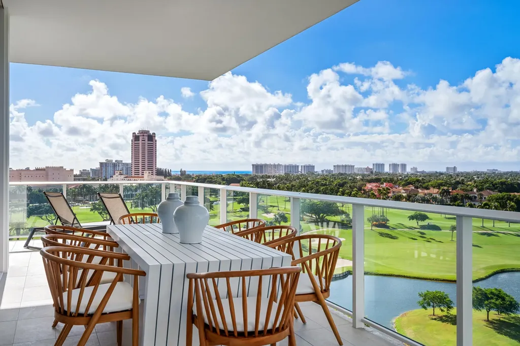 220 SE Mizner Boulevard Boca Raton FL 33432